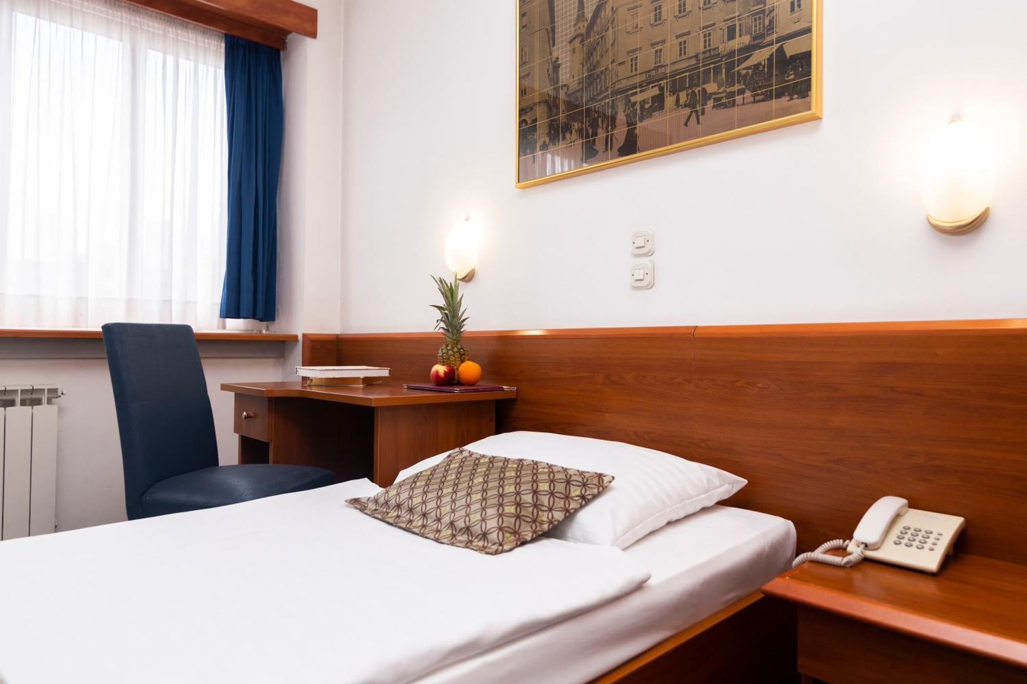 Hotel Neboder Рієка Екстер'єр фото